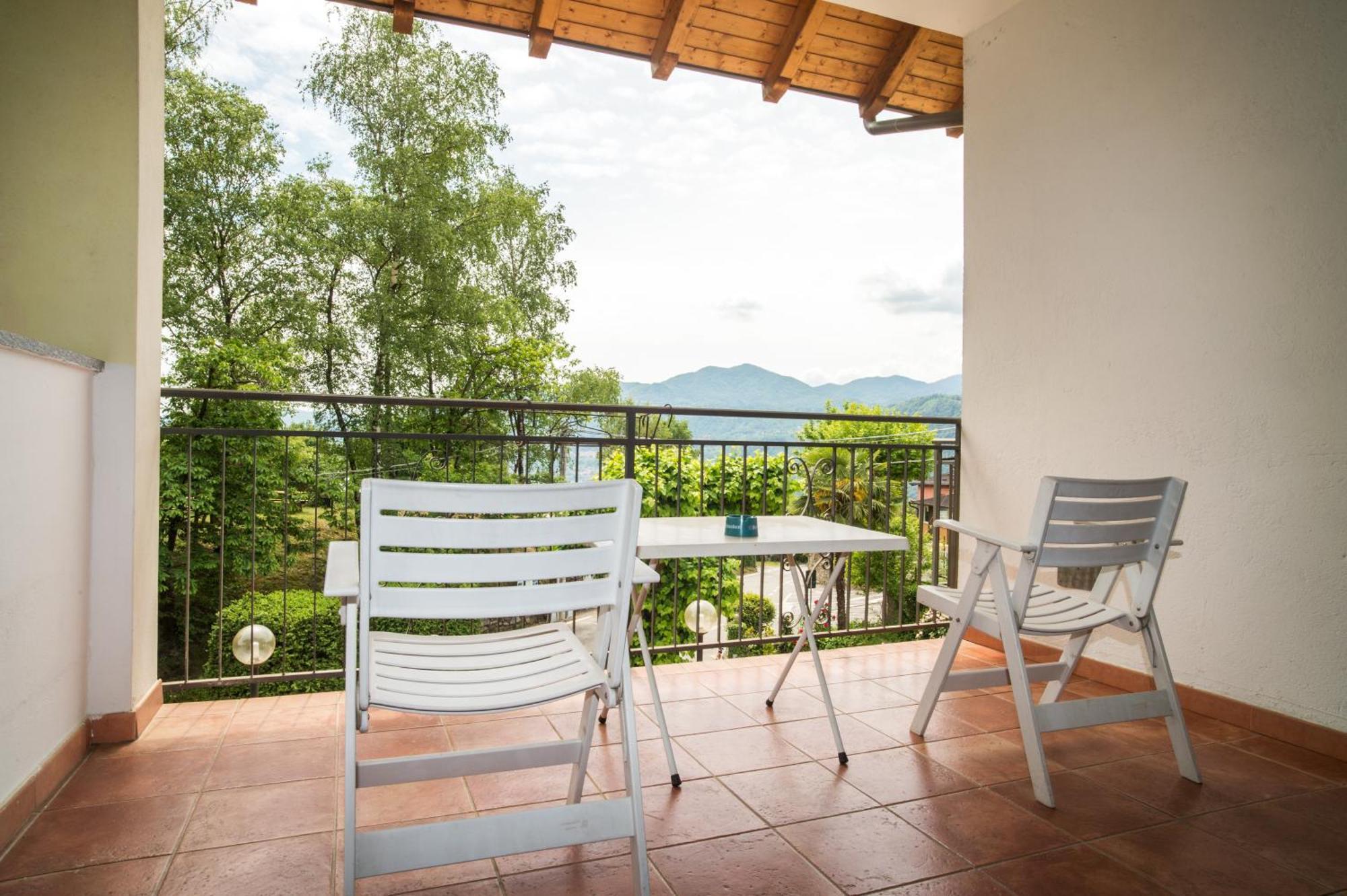 Madonna Della Neve Hotel Pettenasco Eksteriør billede