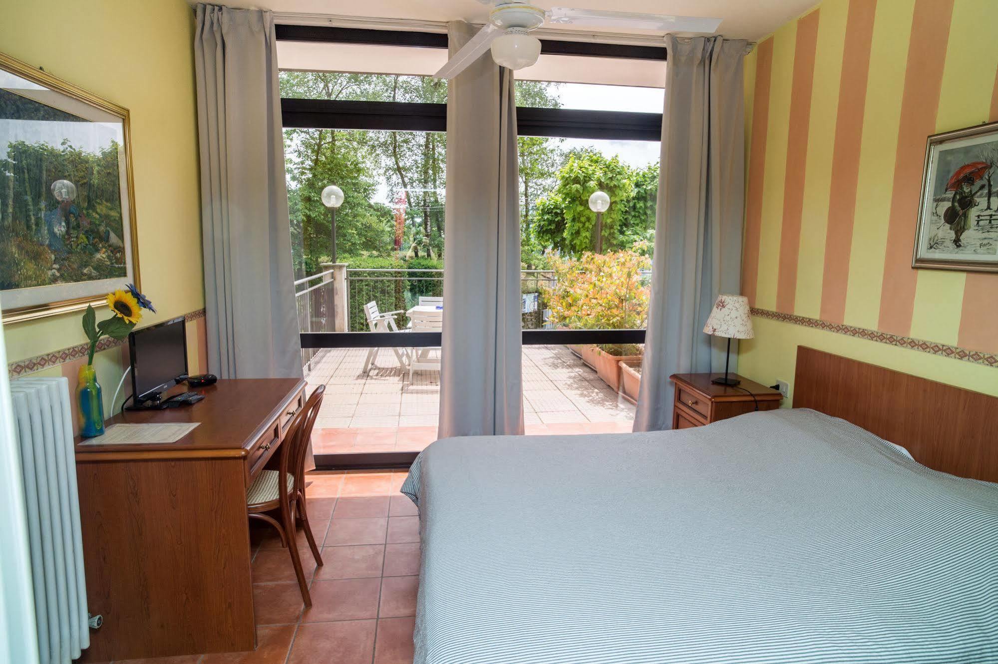 Madonna Della Neve Hotel Pettenasco Eksteriør billede