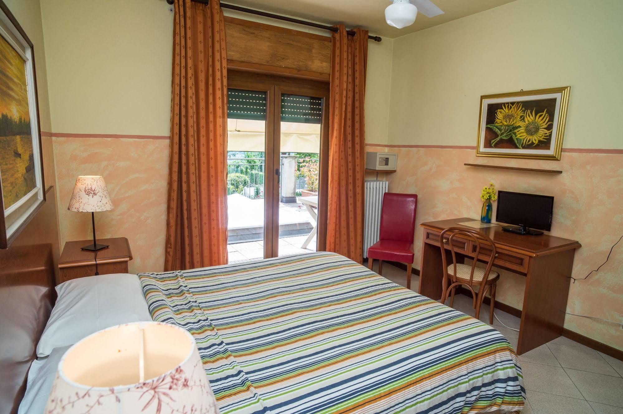 Madonna Della Neve Hotel Pettenasco Eksteriør billede