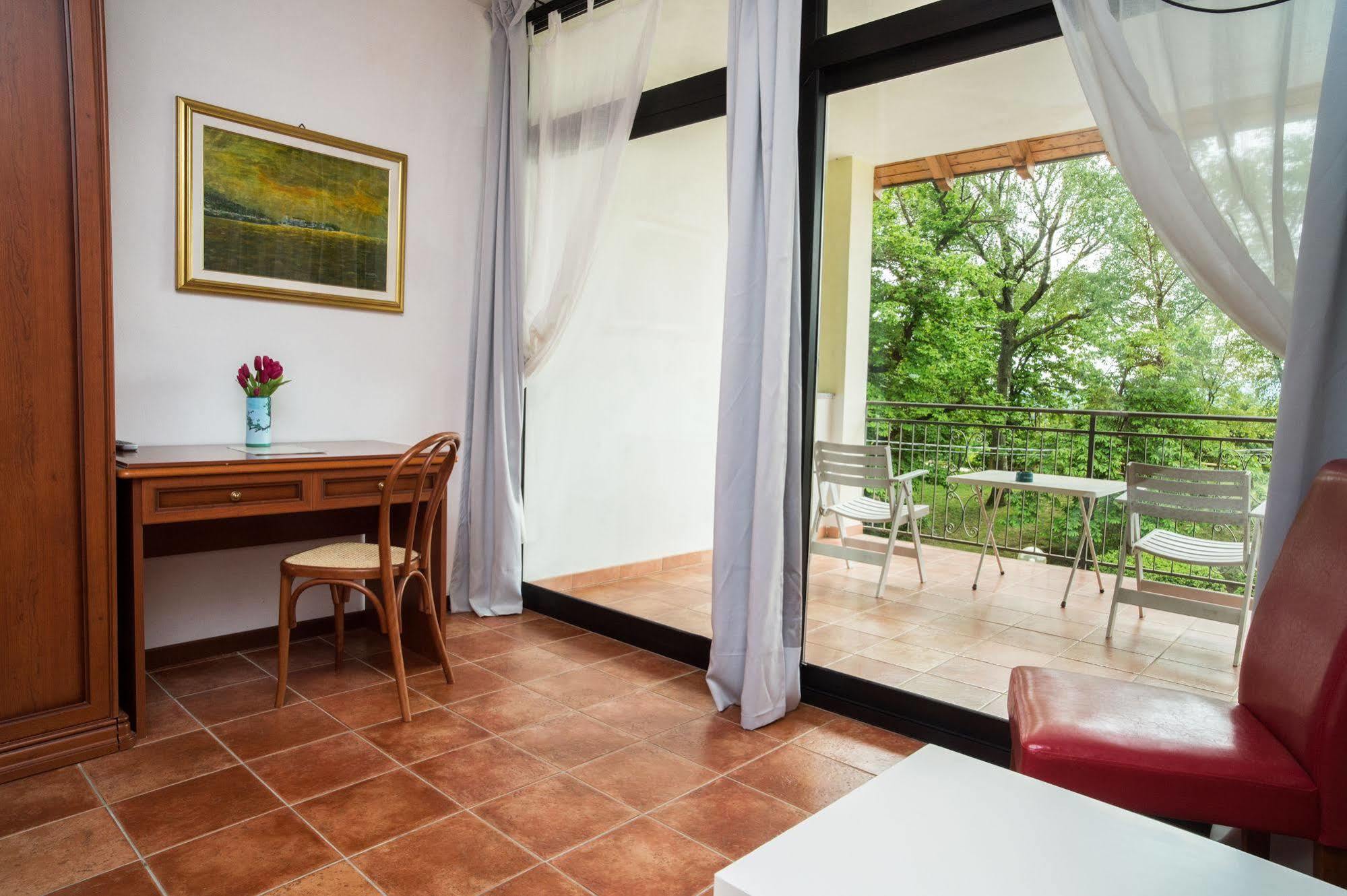 Madonna Della Neve Hotel Pettenasco Eksteriør billede